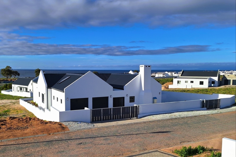 4 Bedroom Property for Sale in Da Gama Bay Western Cape